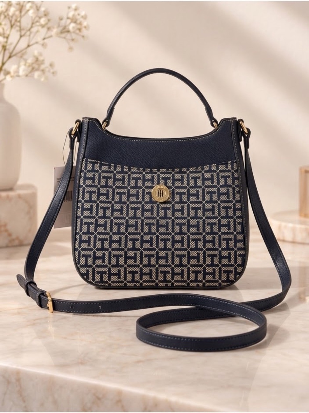 NWT Elegant TOMMY HILFIGER Navy and White Crossbody Bag ADJ Strap Goldtone logo